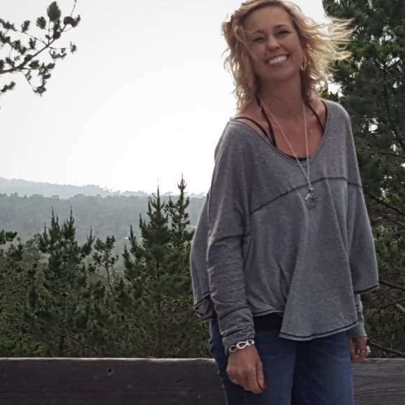 FREE PEOPLE Over Size, Cropped Long Sleeve Top EC - Picture 7 of 7